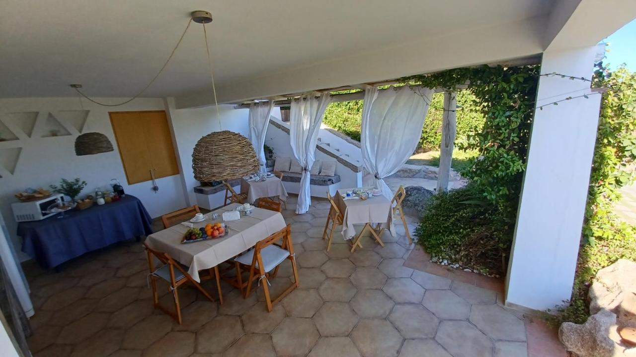 Li Petri Manni Panzió Olbia Kültér fotó