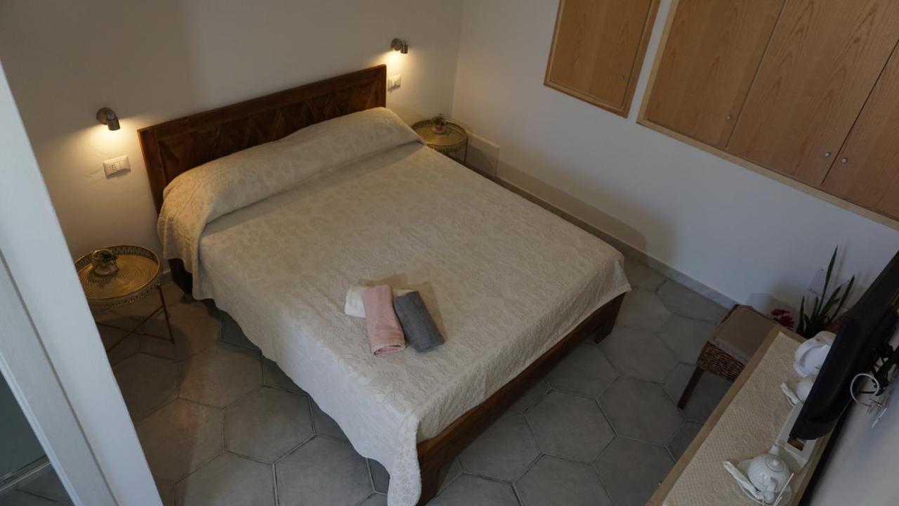 Li Petri Manni Panzió Olbia Kültér fotó